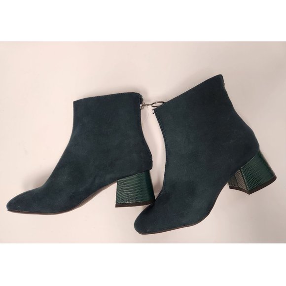 Green Boots - Picture 4 of 4